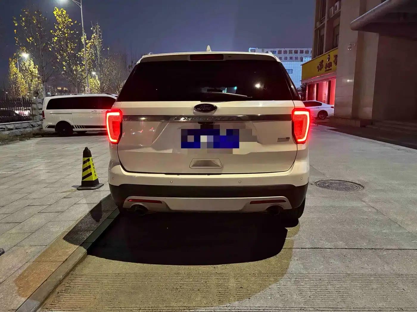 2016 Explorer 2.3T Fashion Edition (Imported) — миниатюра 8