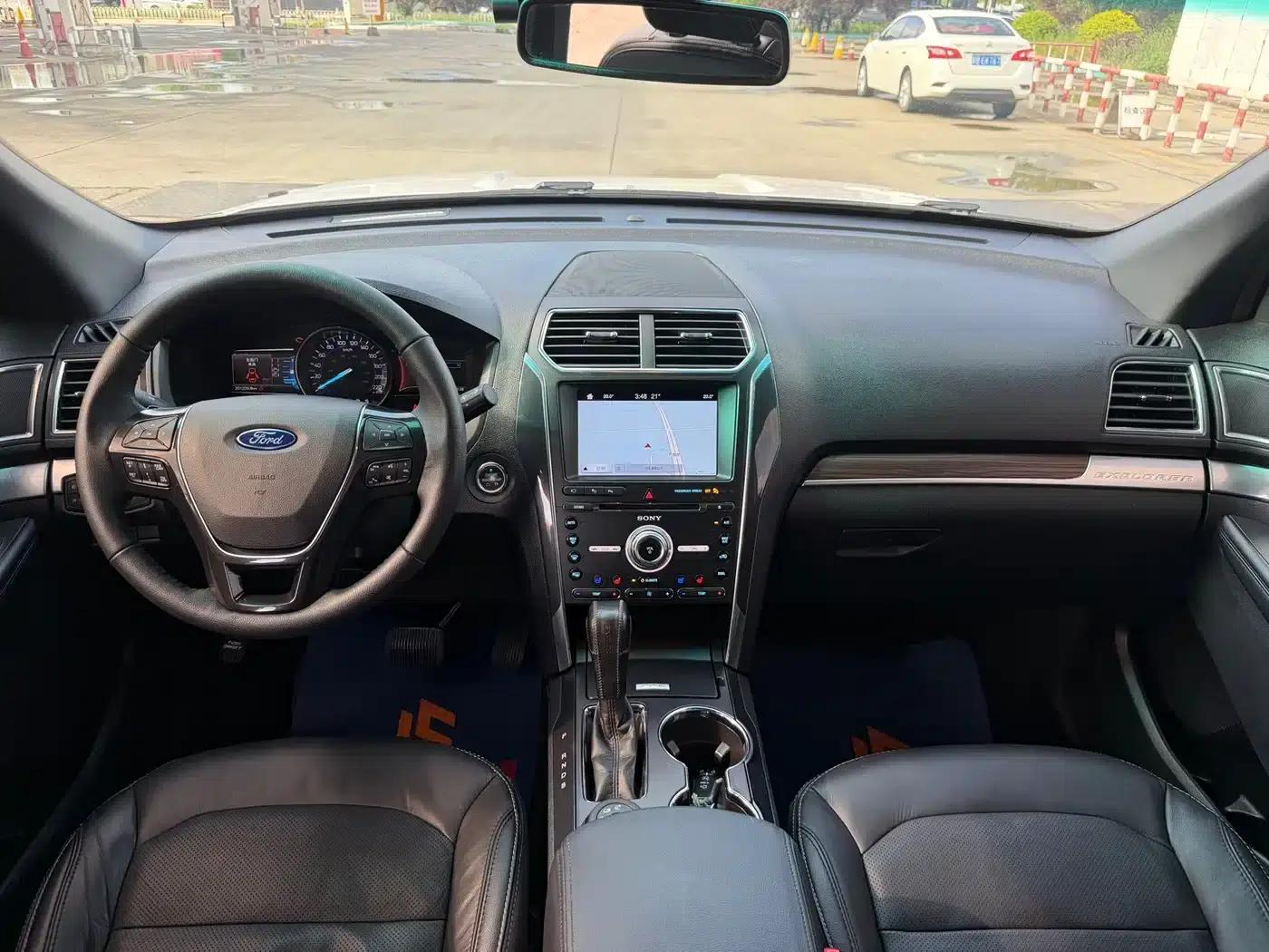 2017 Explorer 2.3T Elite Edition (Imported) — миниатюра 12