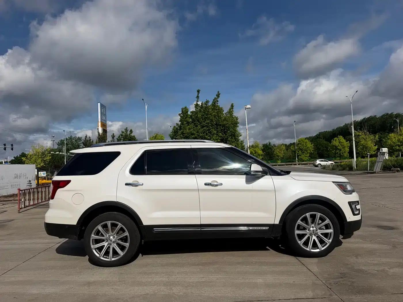 2017 Explorer 2.3T Elite Edition (Imported) — миниатюра 4