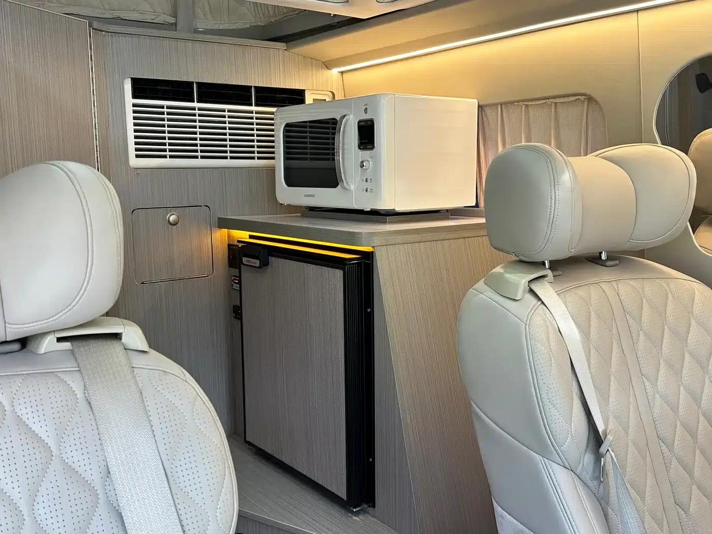 Ford Transit 2020 2.0T Gasoline Automatic Multi-functional Commercial Vehicle, Low Roof, Double Tailgate, China VI Emission Standard — миниатюра 9