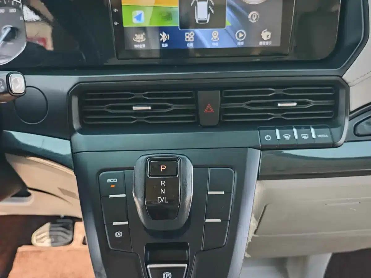 Ford Transit 2023 2.0T Diesel Automatic Commercial/Vehicle Short Wheelbase Low Roof 7/8/9 Seats — миниатюра 13