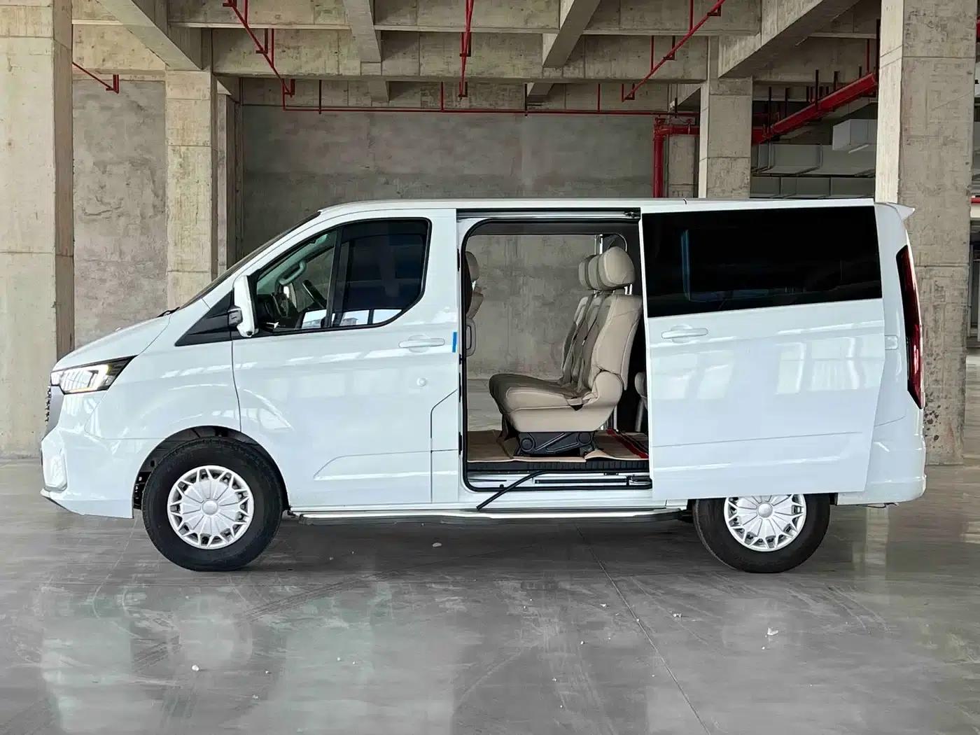 Ford Transit 2023 2.0T Diesel Automatic Commercial/Vehicle Short Wheelbase Low Roof 7/8/9 Seats — миниатюра 23