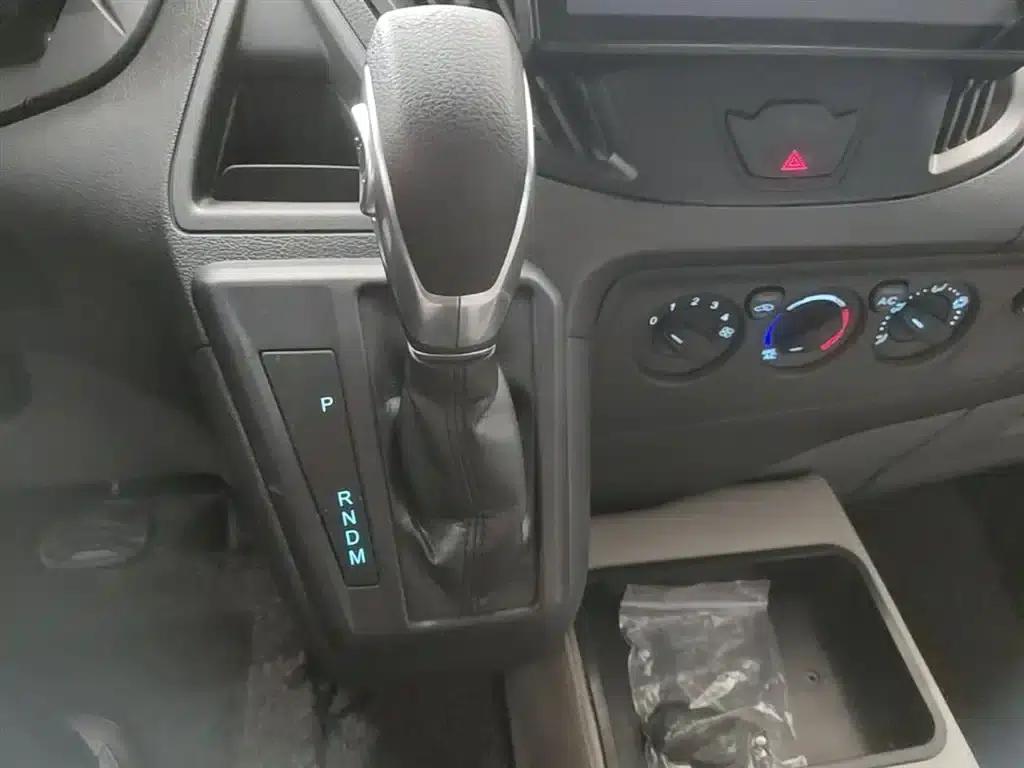 Ford Transit 2019 2.0T Gasoline Automatic Multi-functional Commercial Vehicle, Short Wheelbase, Low Roof, 6 Seats, China VI Emission Standard — миниатюра 14