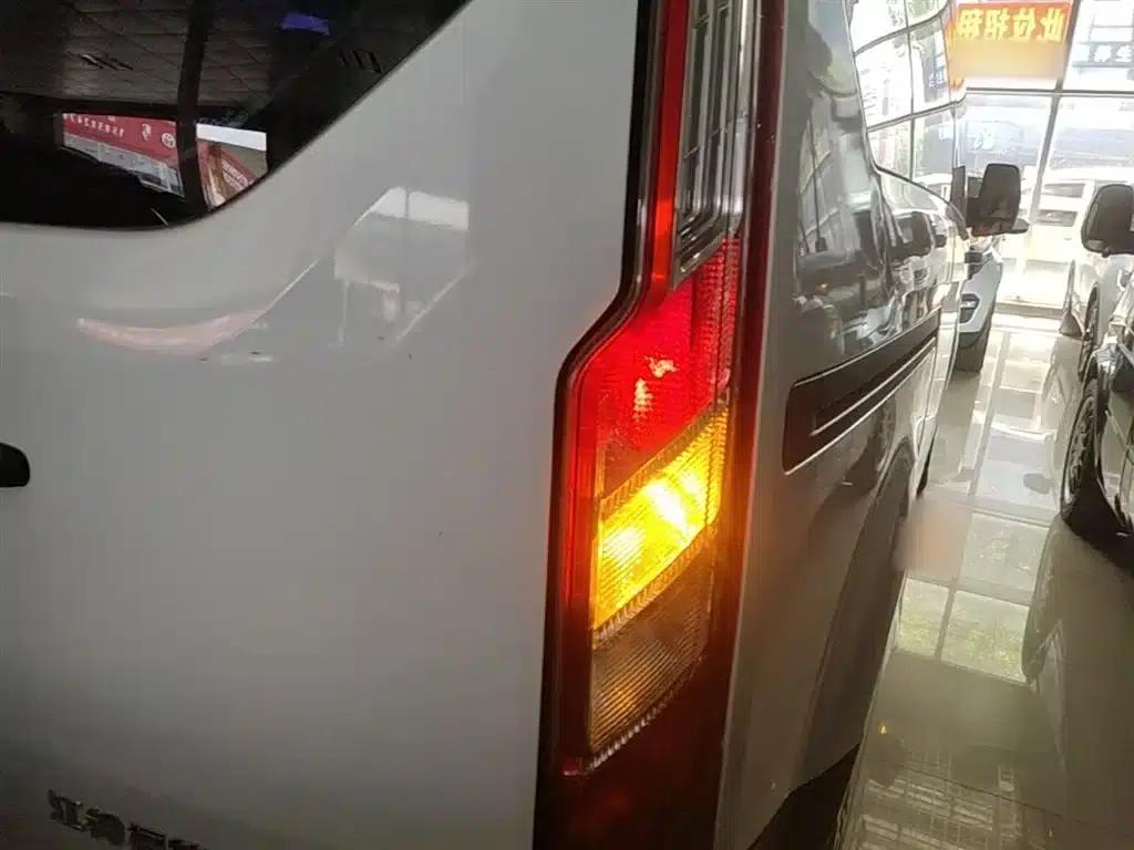 Ford Transit 2019 2.0T Gasoline Automatic Multi-functional Commercial Vehicle, Short Wheelbase, Low Roof, 6 Seats, China VI Emission Standard — миниатюра 8