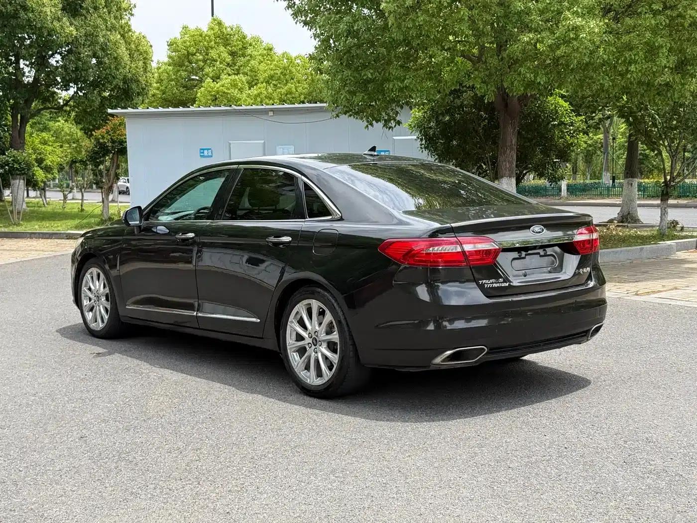 Taurus 2015 EcoBoost 325 V6 Flagship — миниатюра 9