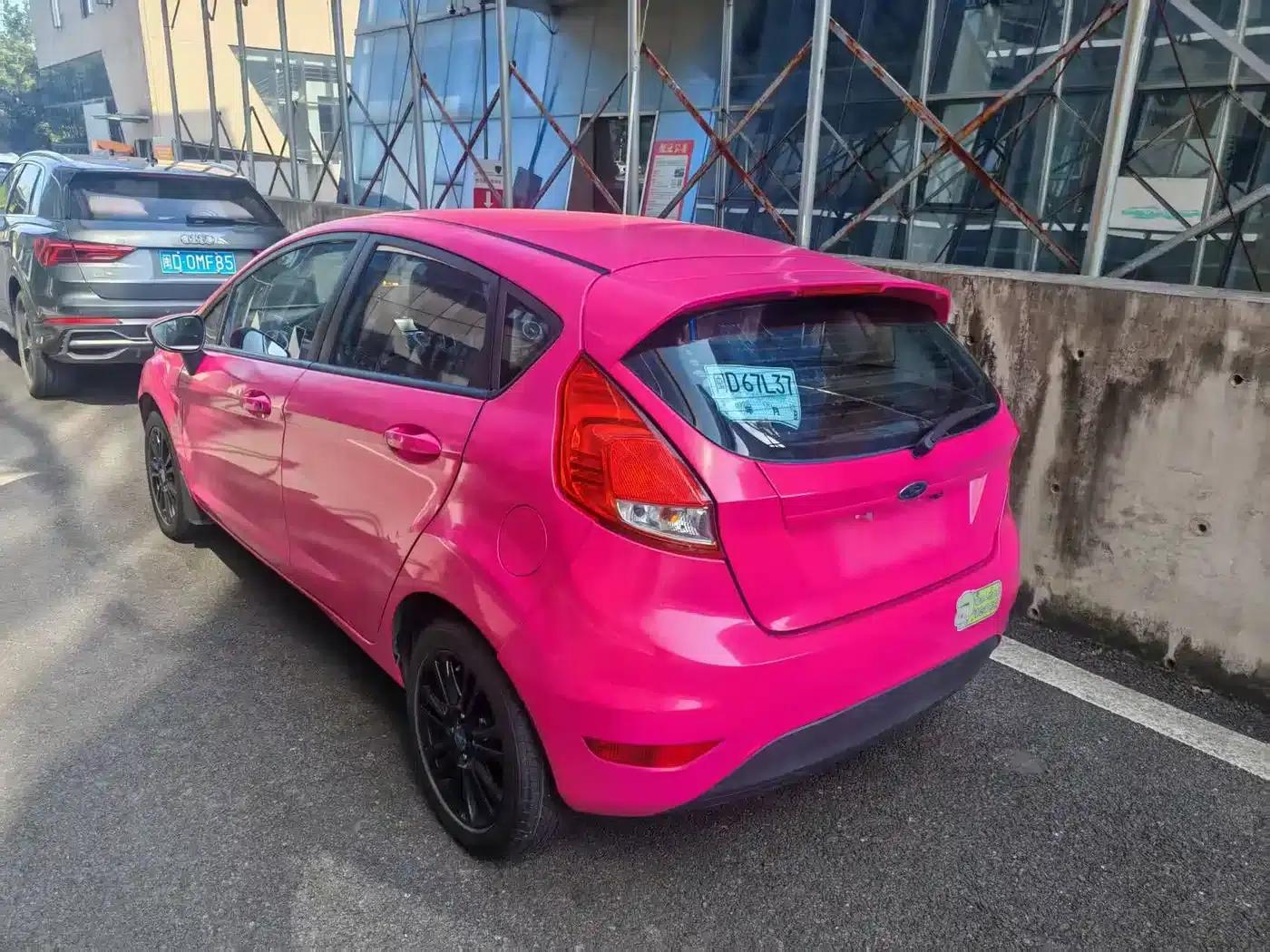 2013 Ford Fiesta Hatchback 1.5L Automatic Fashion Edition — миниатюра 2