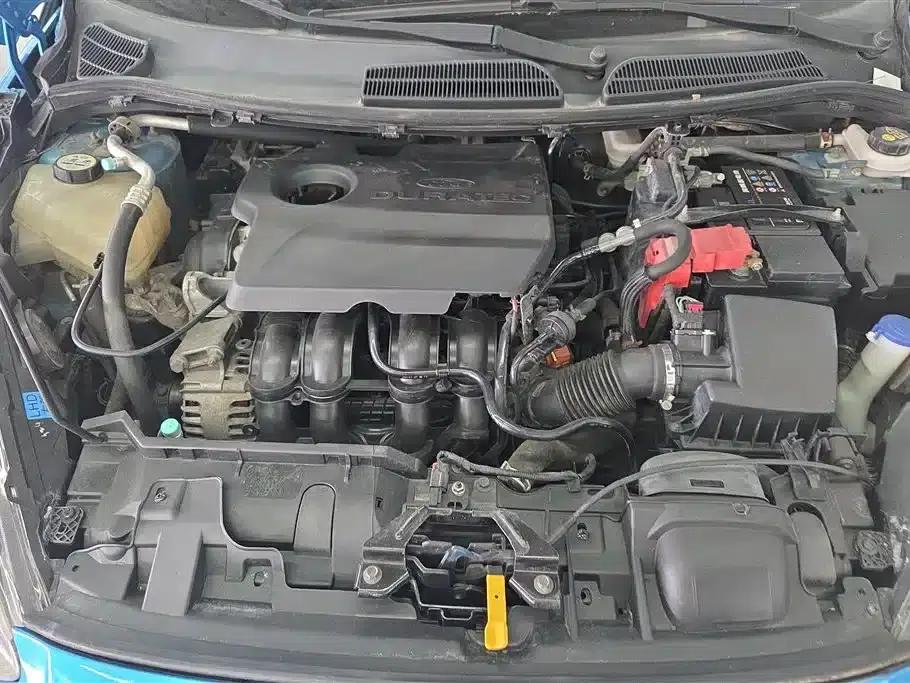 2013 Ford Fiesta Hatchback 1.5L Automatic Fashion Edition — миниатюра 10