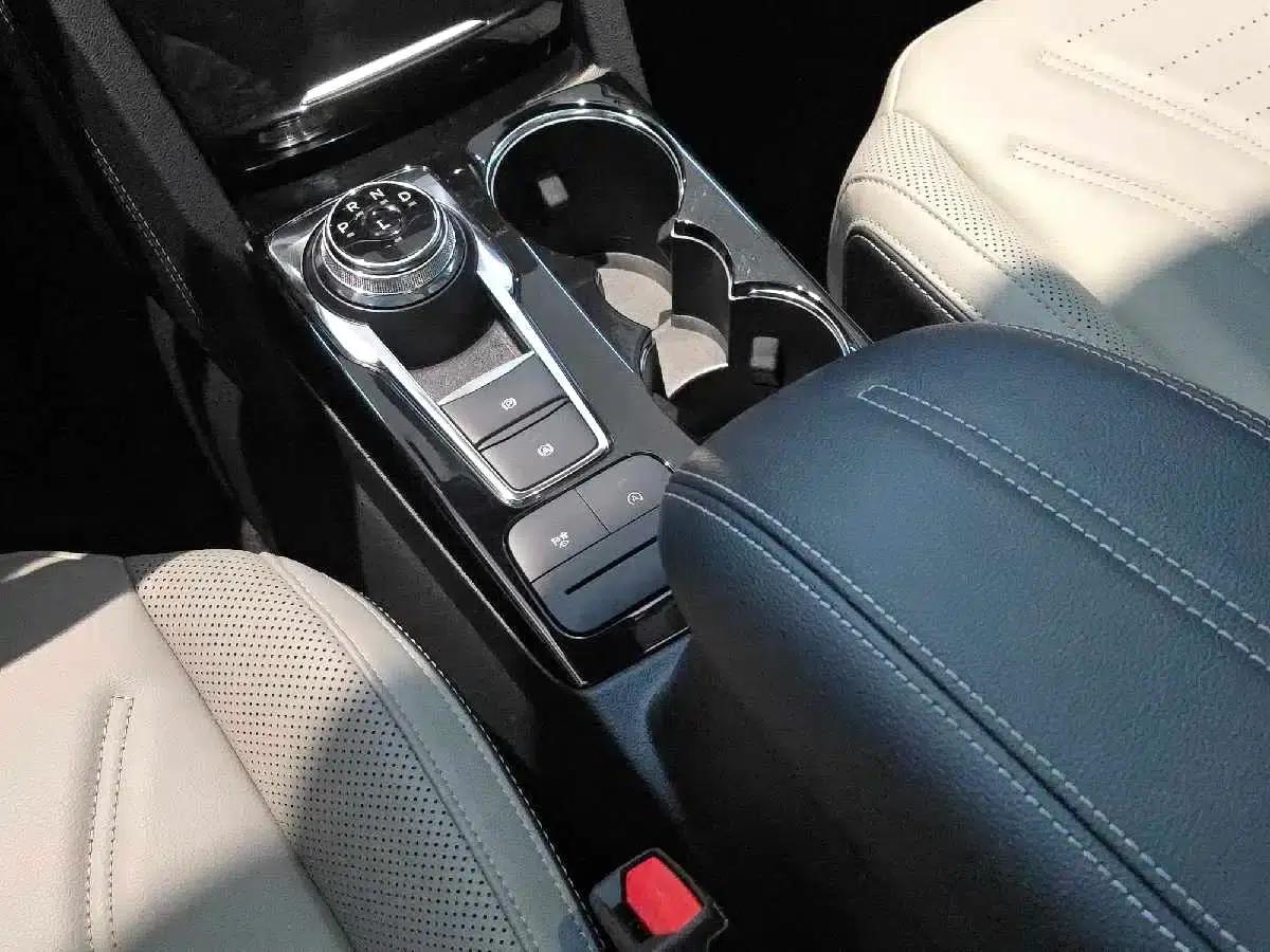 Escape 2020 EcoBoost 245 2WD Premium Edition — миниатюра 17
