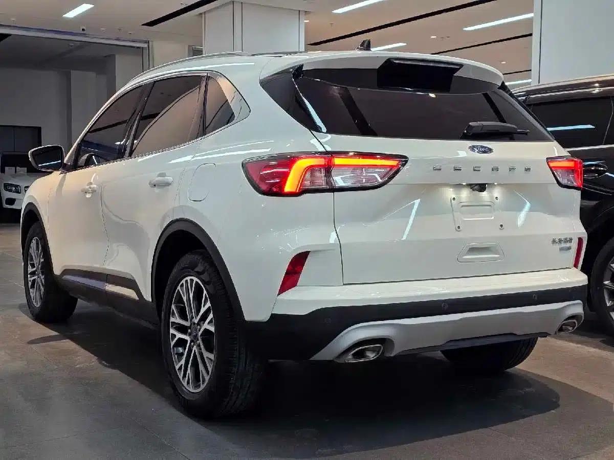 Escape 2020 EcoBoost 245 2WD Premium Edition — миниатюра 4
