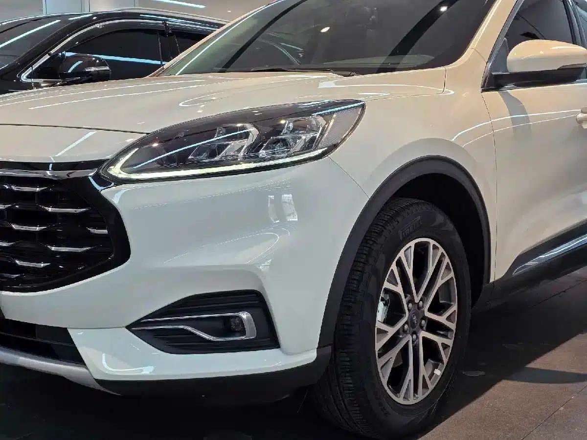 Escape 2020 EcoBoost 245 2WD Premium Edition — миниатюра 6