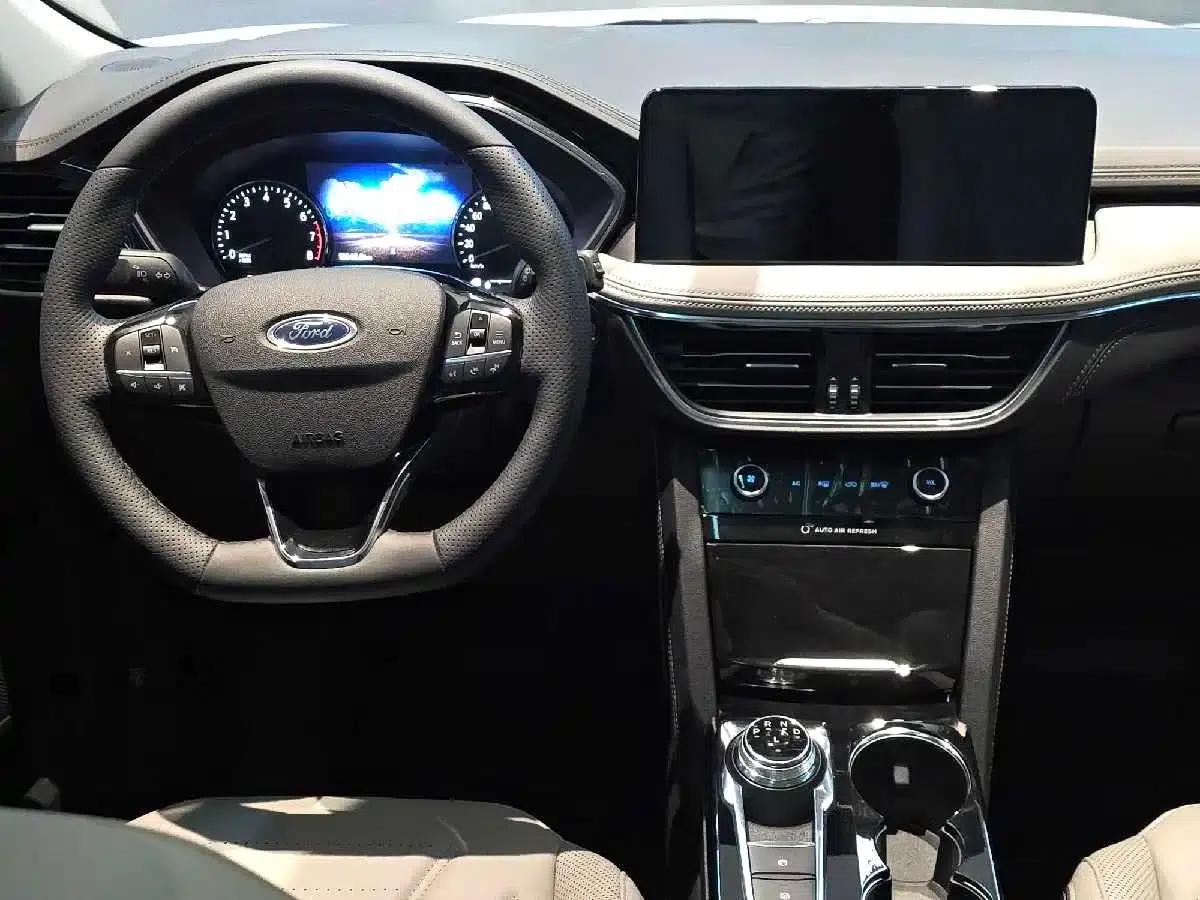 Escape 2020 EcoBoost 245 2WD Premium Edition — миниатюра 8