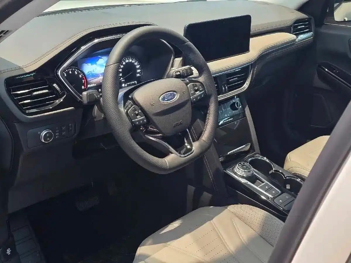 Escape 2020 EcoBoost 245 2WD Premium Edition — миниатюра 9