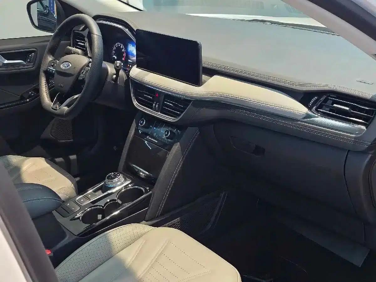 Escape 2020 EcoBoost 245 2WD Premium Edition — миниатюра 10