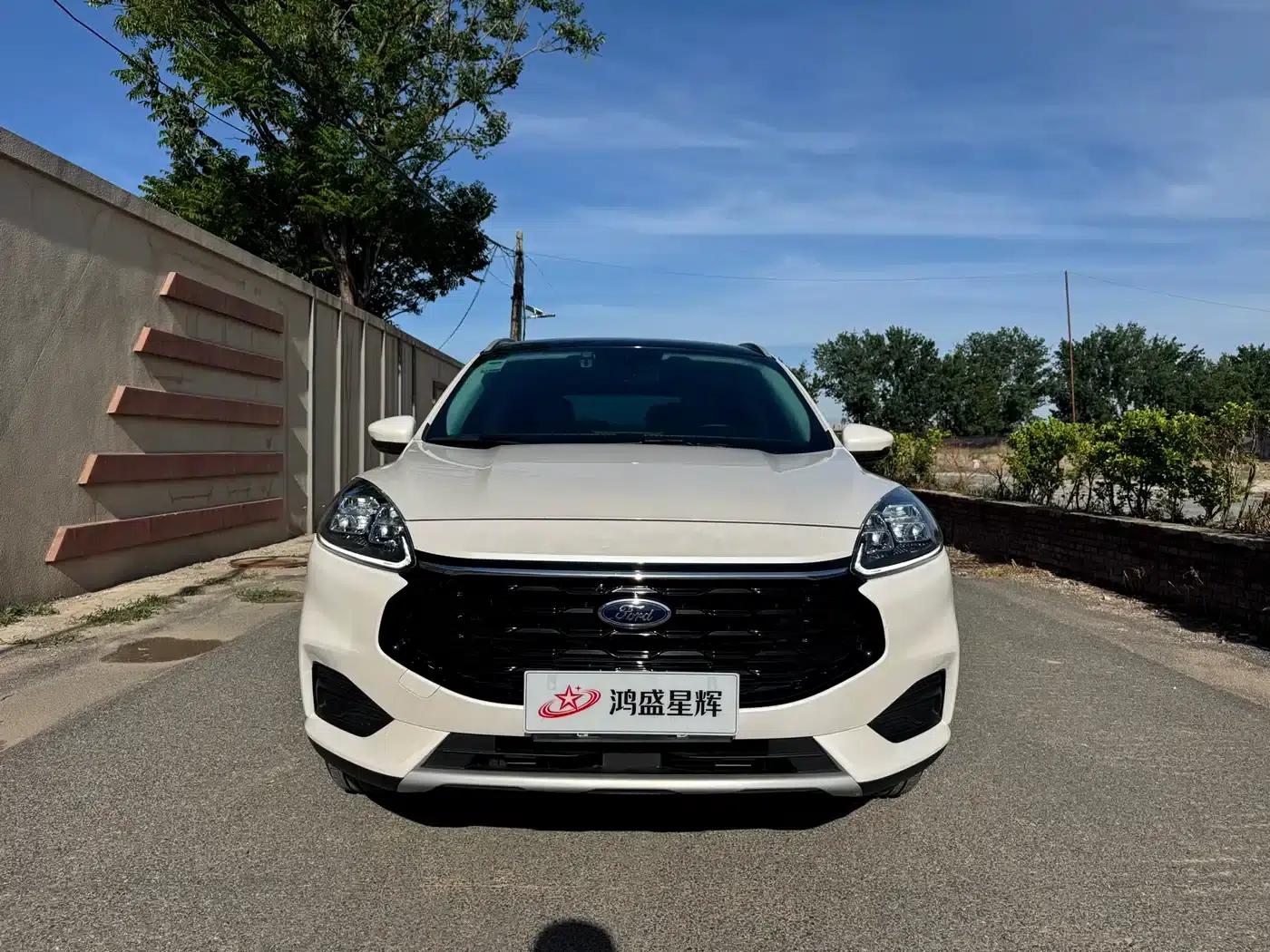 Escape 2024 EcoBoost 245 2WD Premium Edition — миниатюра 2