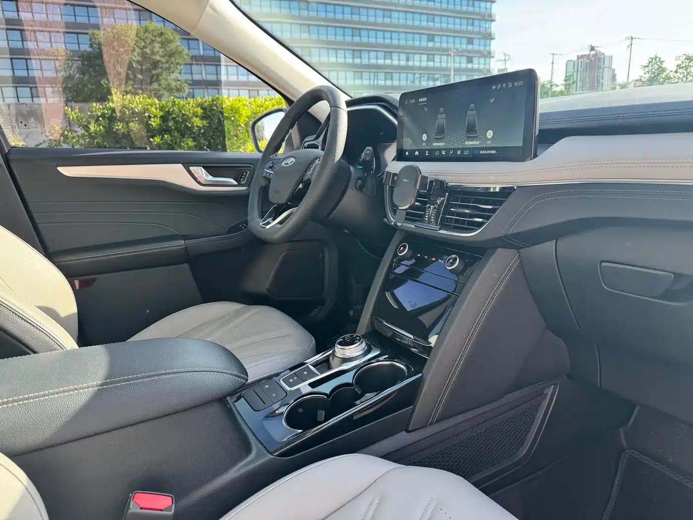 Escape 2024 EcoBoost 245 2WD Premium Edition — миниатюра 22