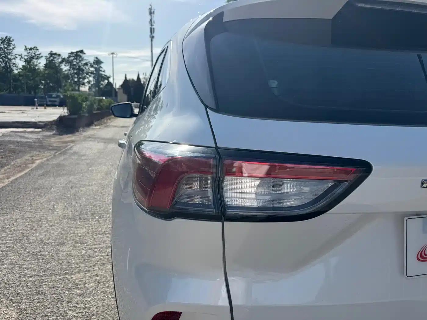 Escape 2024 EcoBoost 245 2WD Premium Edition — миниатюра 27