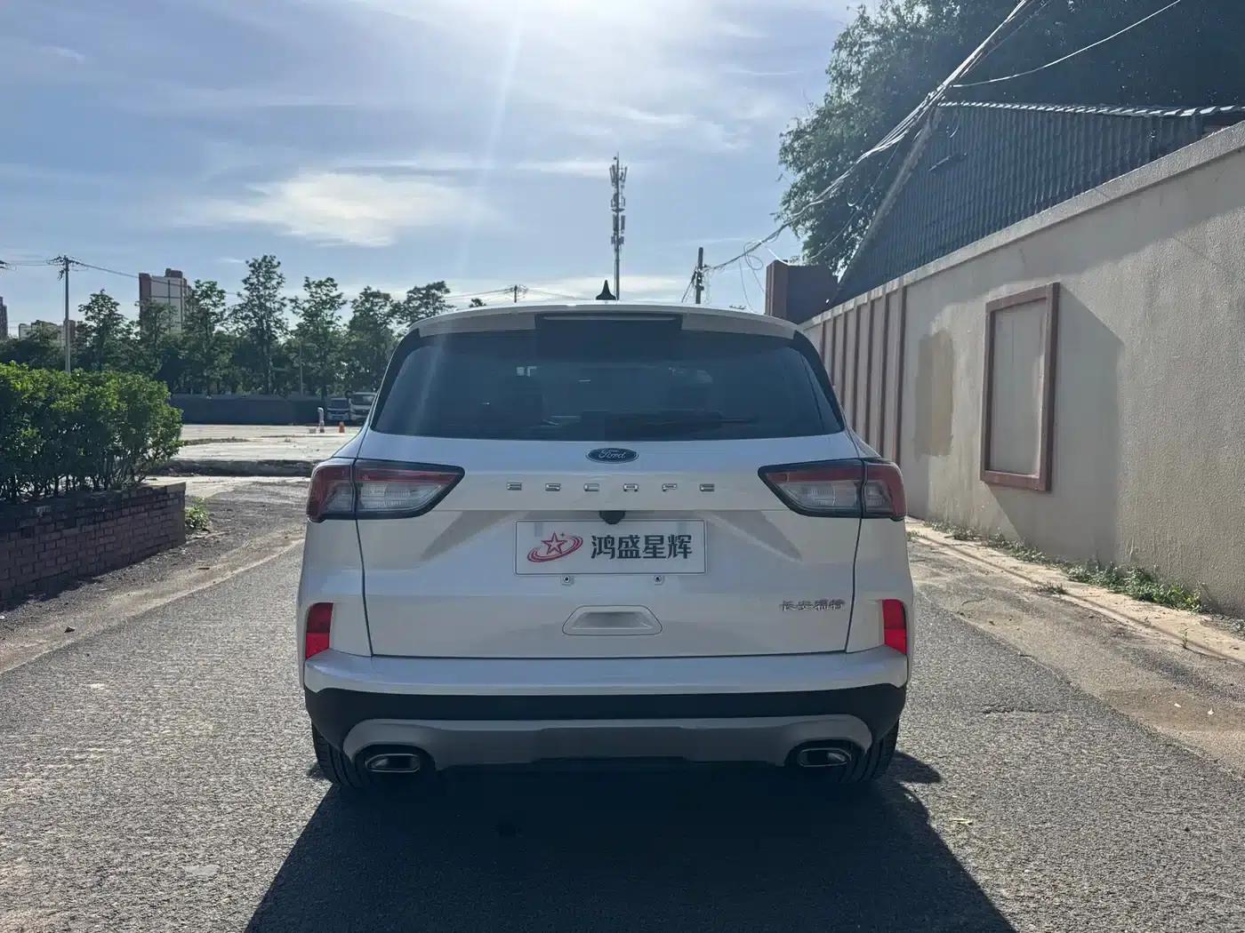 Escape 2024 EcoBoost 245 2WD Premium Edition — миниатюра 5