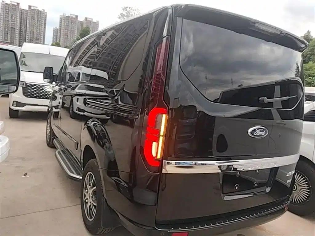 Tourneo 2023 2.0T Automatic Luxury Edition — миниатюра 5