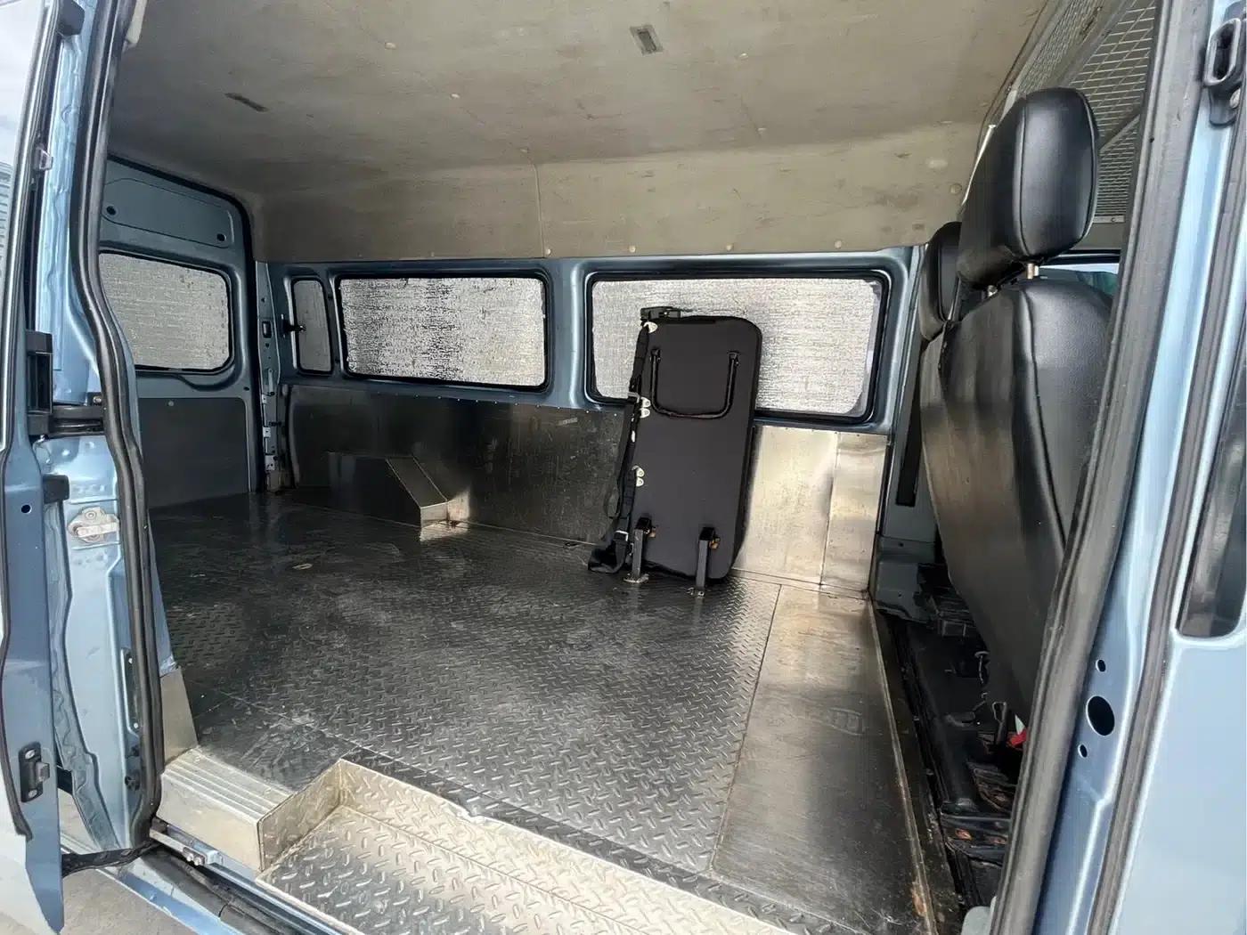 New Generation Ford Transit 2013 2.4T Luxury Long Wheelbase Mid-Roof National III Standard — миниатюра 11
