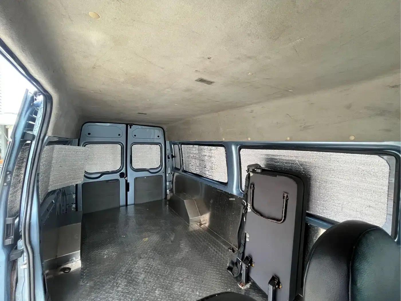 New Generation Ford Transit 2013 2.4T Luxury Long Wheelbase Mid-Roof National III Standard — миниатюра 13