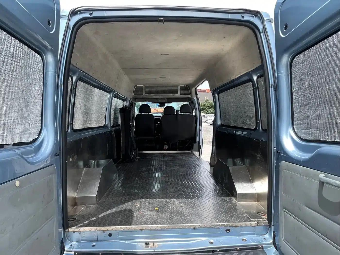 New Generation Ford Transit 2013 2.4T Luxury Long Wheelbase Mid-Roof National III Standard — миниатюра 14