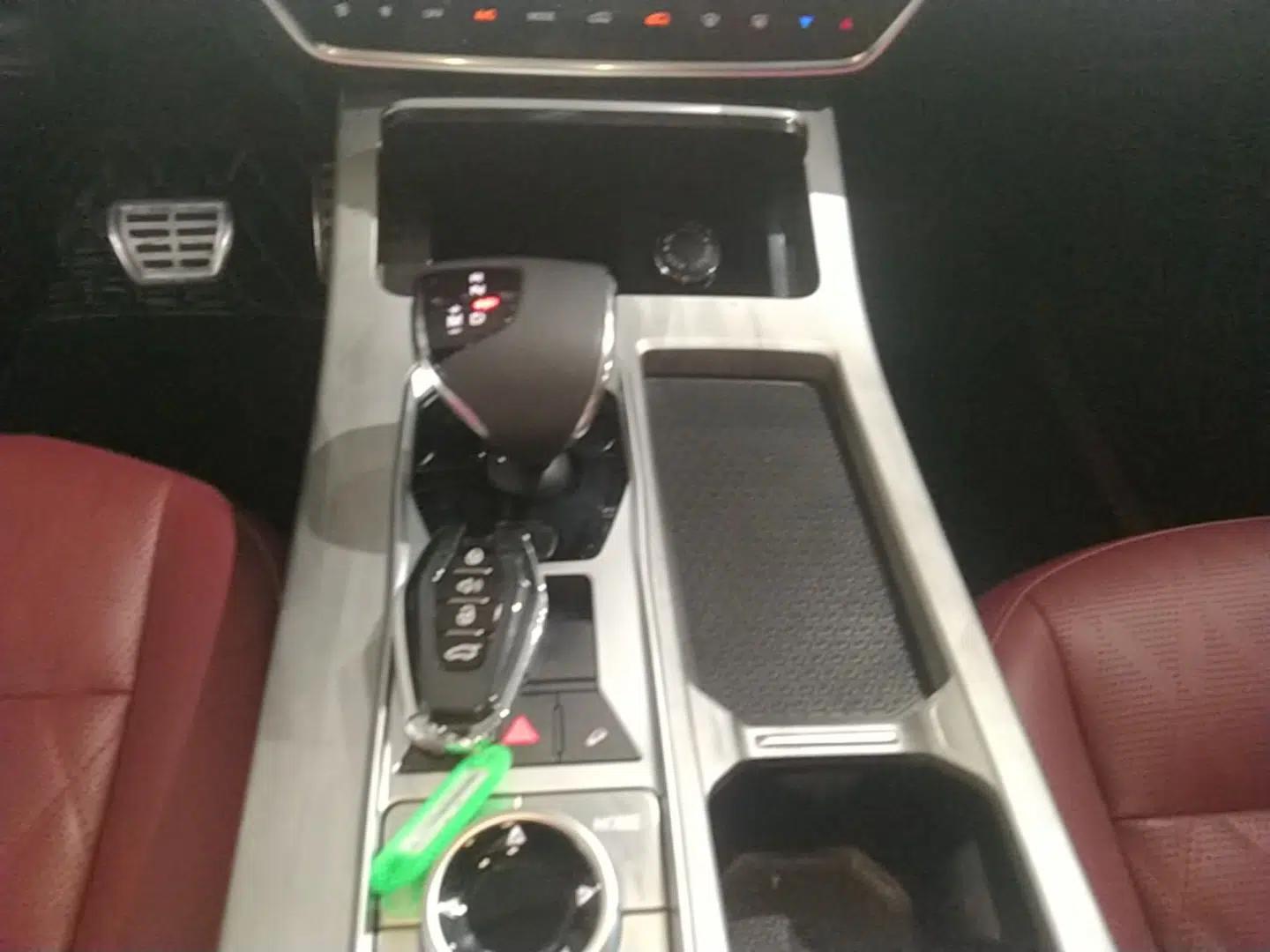 JETOUR X70 PLUS 2023 1.5T DCT Brave PLUS 7-Seater — миниатюра 17