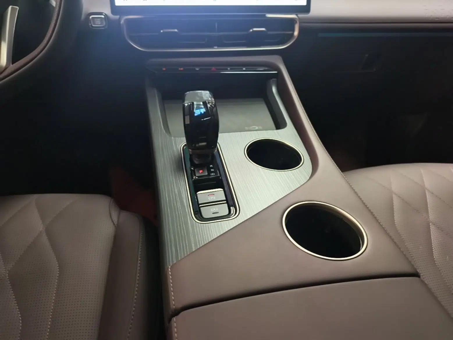 JETOUR X90 PRO 2024 1.6T DCT Luxury Edition 7-Seater — миниатюра 17