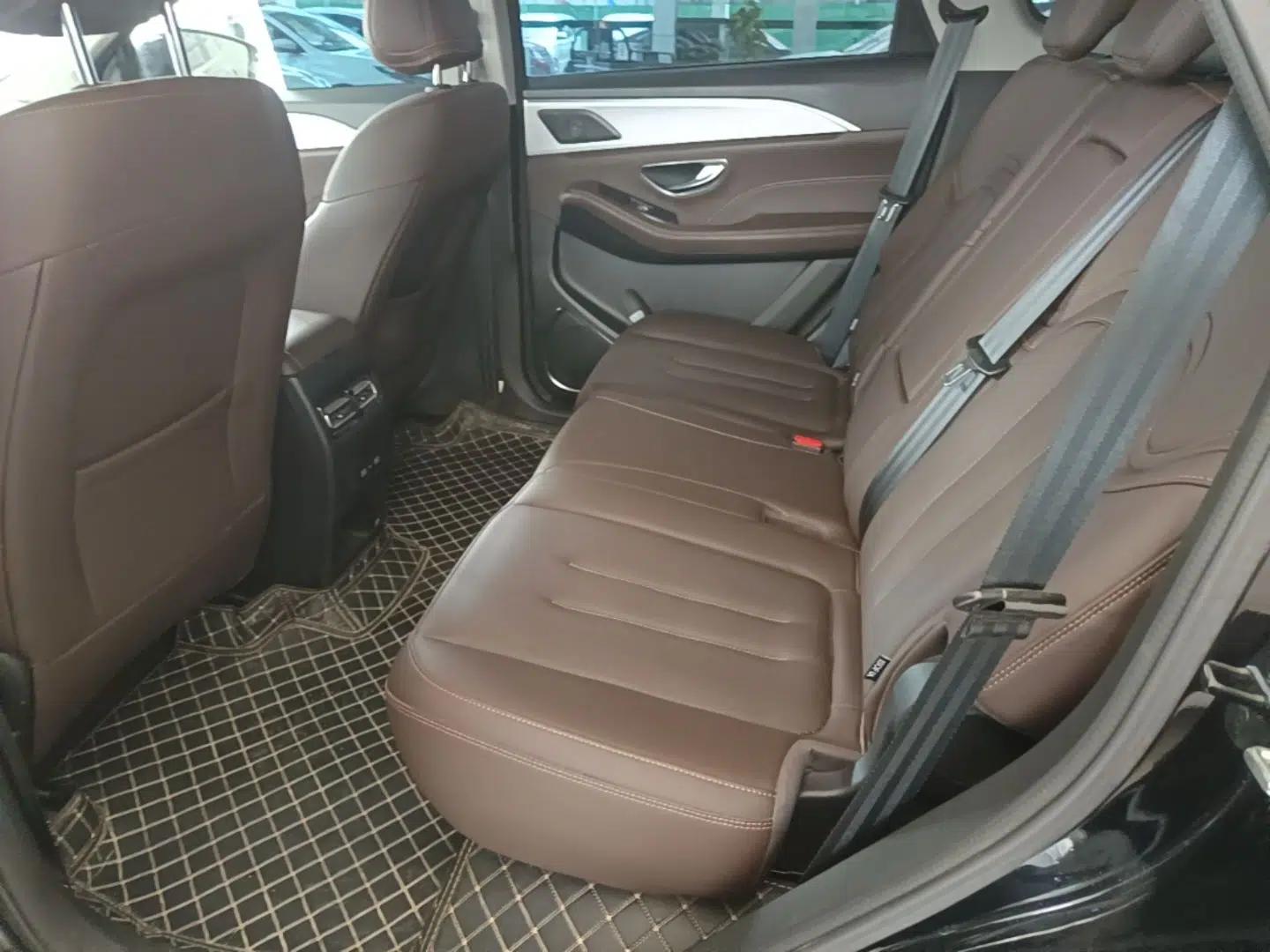 JETOUR X95 2023 1.6T DCT Era Edition 7-Seater — миниатюра 20