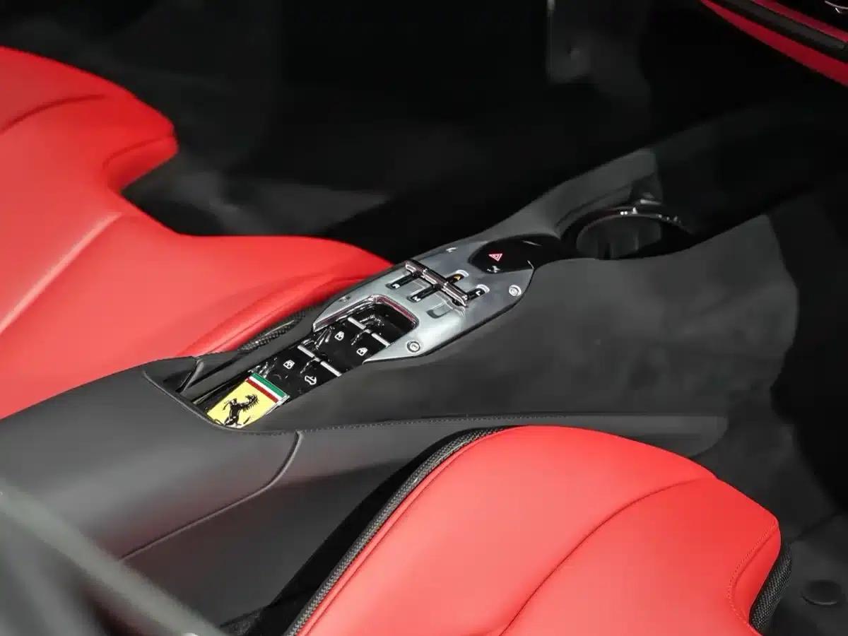 SF90 2021 3.9T V8 Spider — миниатюра 10