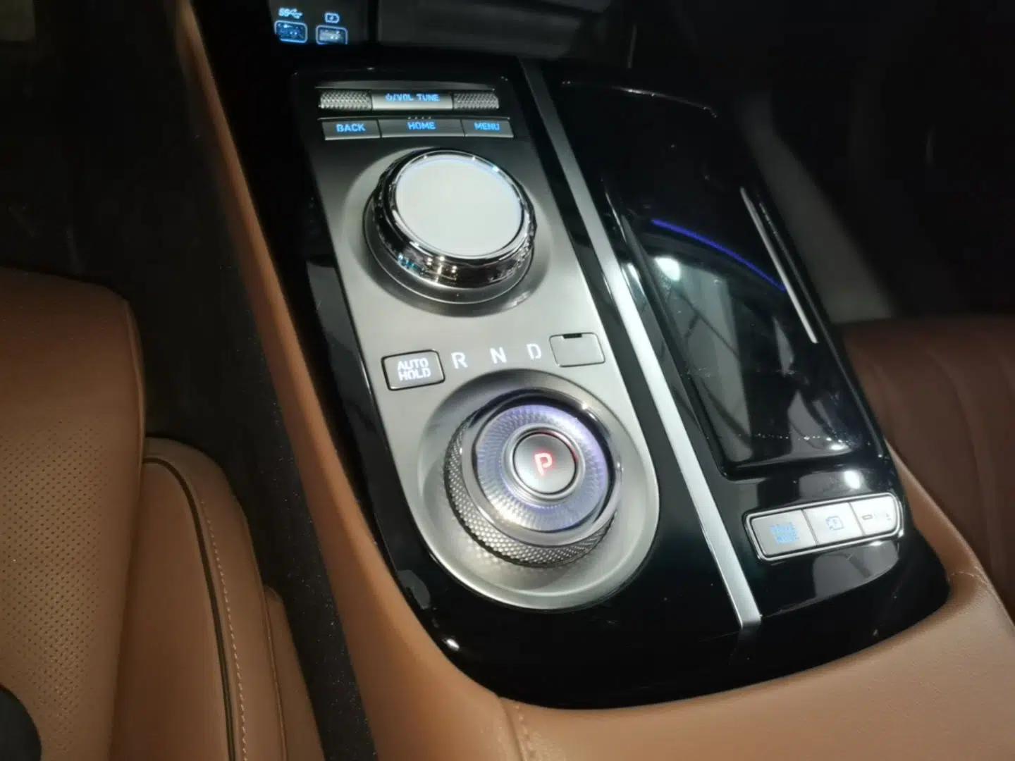 Genesis G80 2023 2.5T Four-Wheel Drive Luxury Edition — миниатюра 17