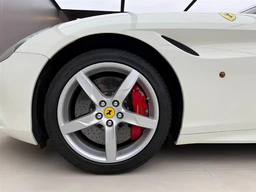 California T 2015 3.9T Standard Model — миниатюра 13