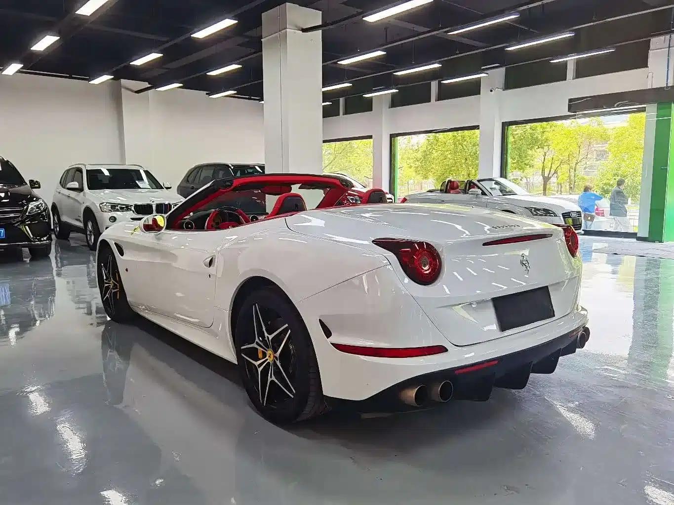 California T 2015 3.9T Standard Model — миниатюра 7