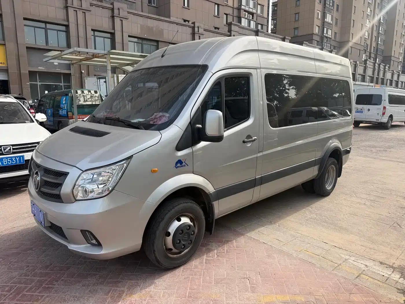 2023 Toano 2.5T Manual Long Wheelbase Mid-Roof Dual Rear Tires 7/9 Seats — миниатюра 1