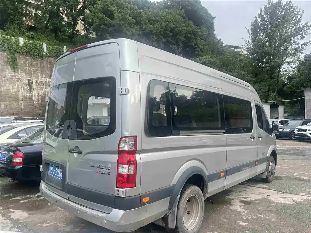 2023 Tuano, Cummins 2.8T manual transmission, multi-functional, long wheelbase, mid-roof, dual rear tires, 7/9 seats. — миниатюра 3