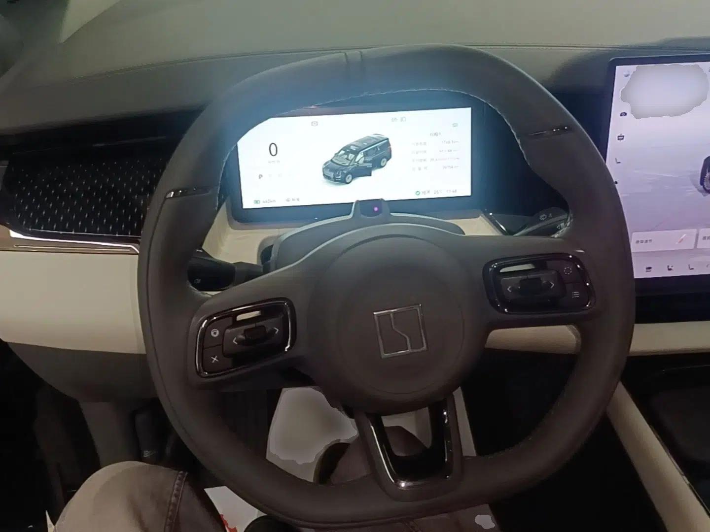 Zeekr 009 2024 Six-Seat Executive Version 4WD 108 kWh — миниатюра 14