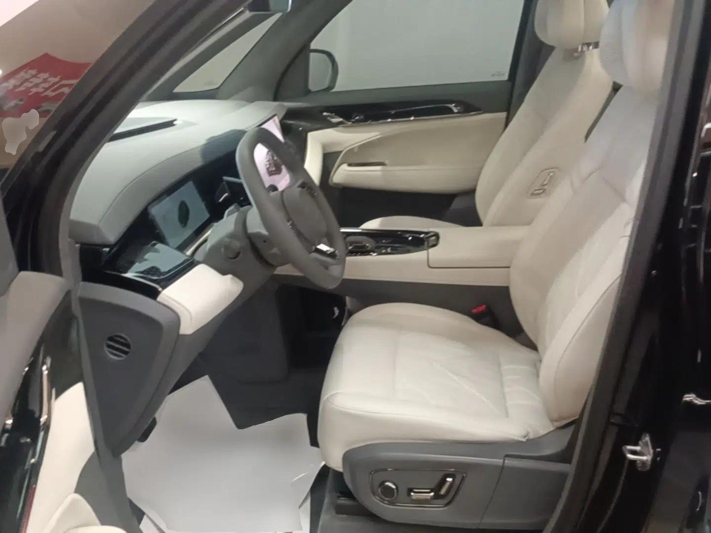 Zeekr 009 2024 Six-Seat Executive Version 4WD 108 kWh — миниатюра 18