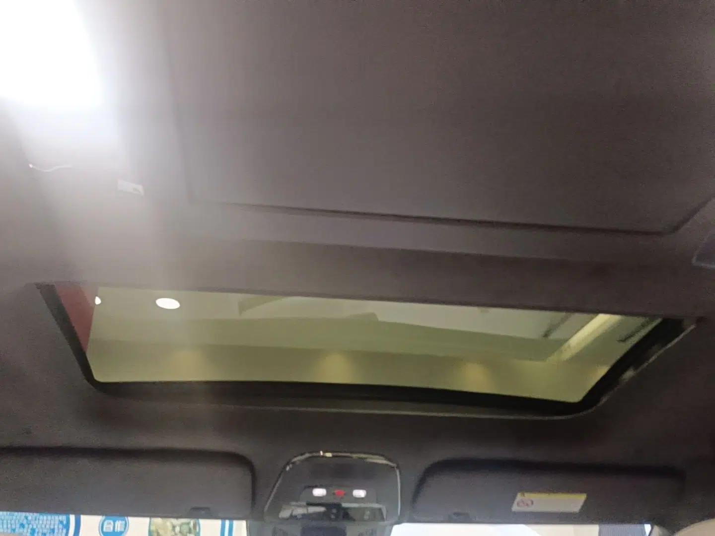 Zeekr 009 2024 Six-Seat Executive Version 4WD 108 kWh — миниатюра 21