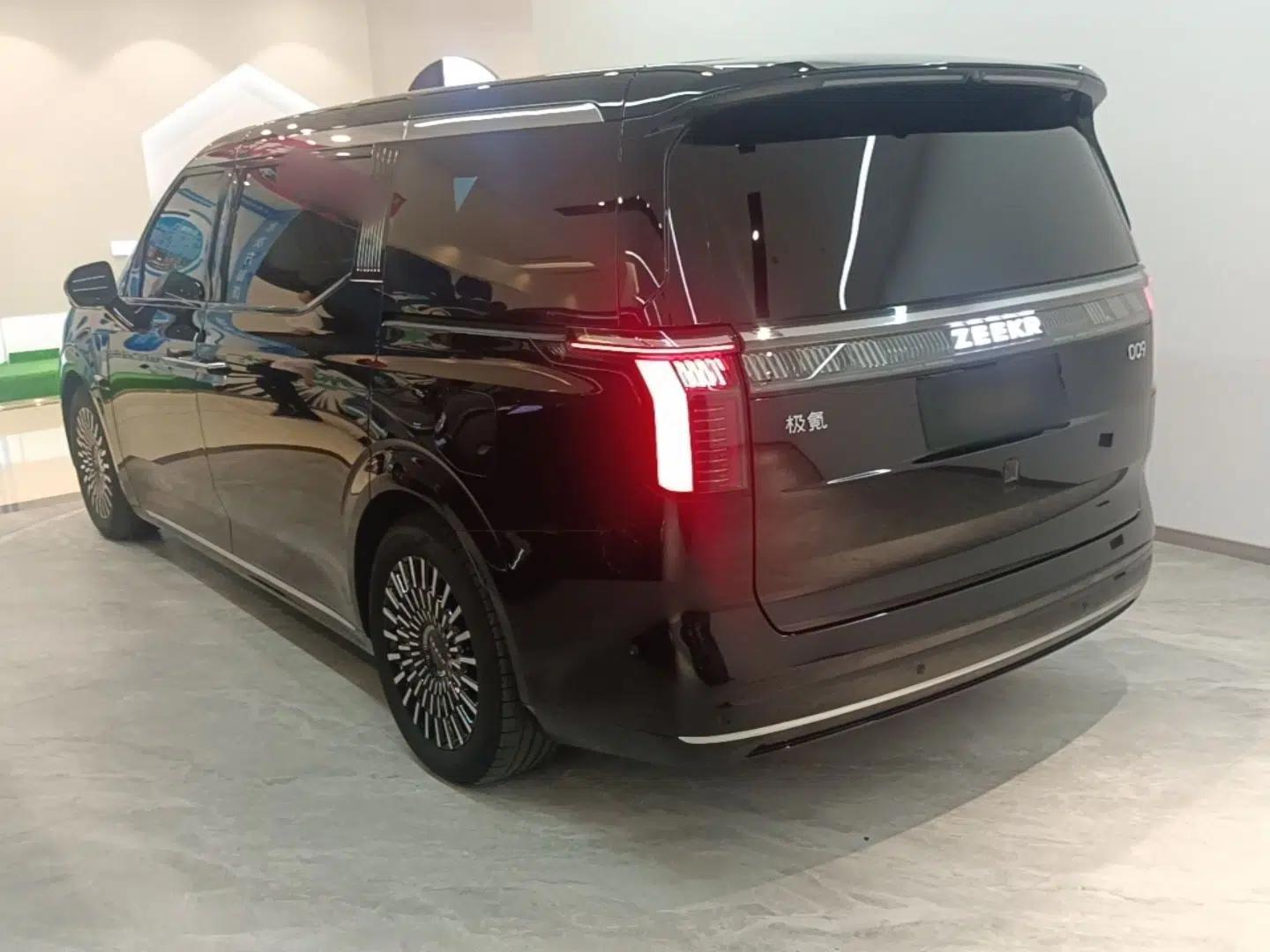 Zeekr 009 2024 Six-Seat Executive Version 4WD 108 kWh — миниатюра 4
