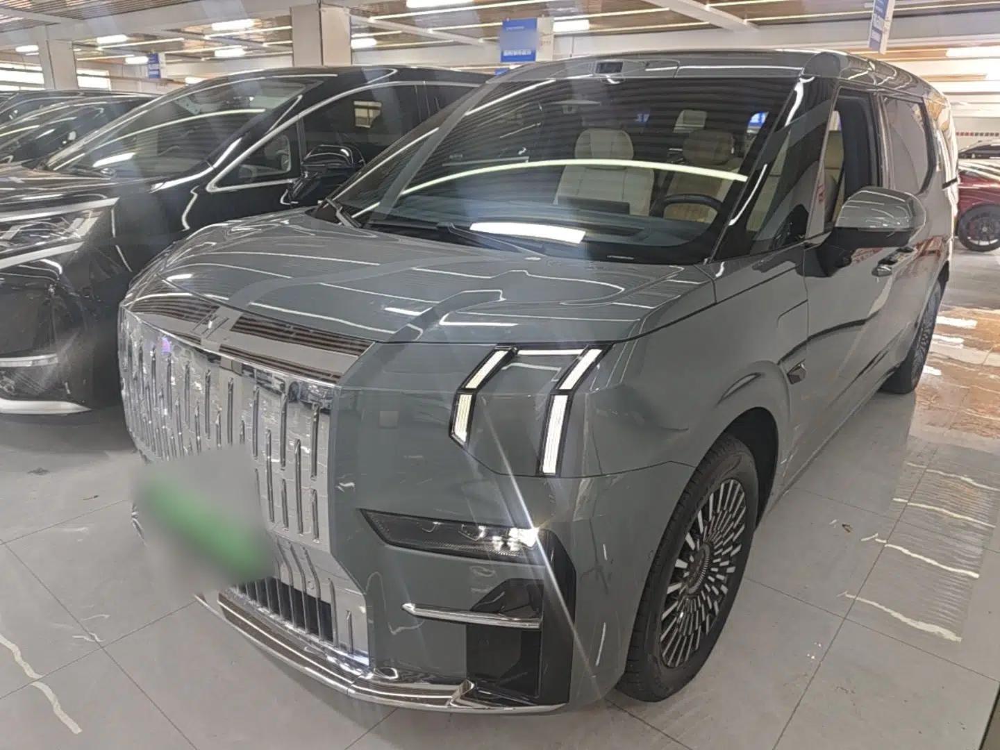 Zeekr 009 2024 Six-Seat Executive Version 4WD 108 kWh — миниатюра 1