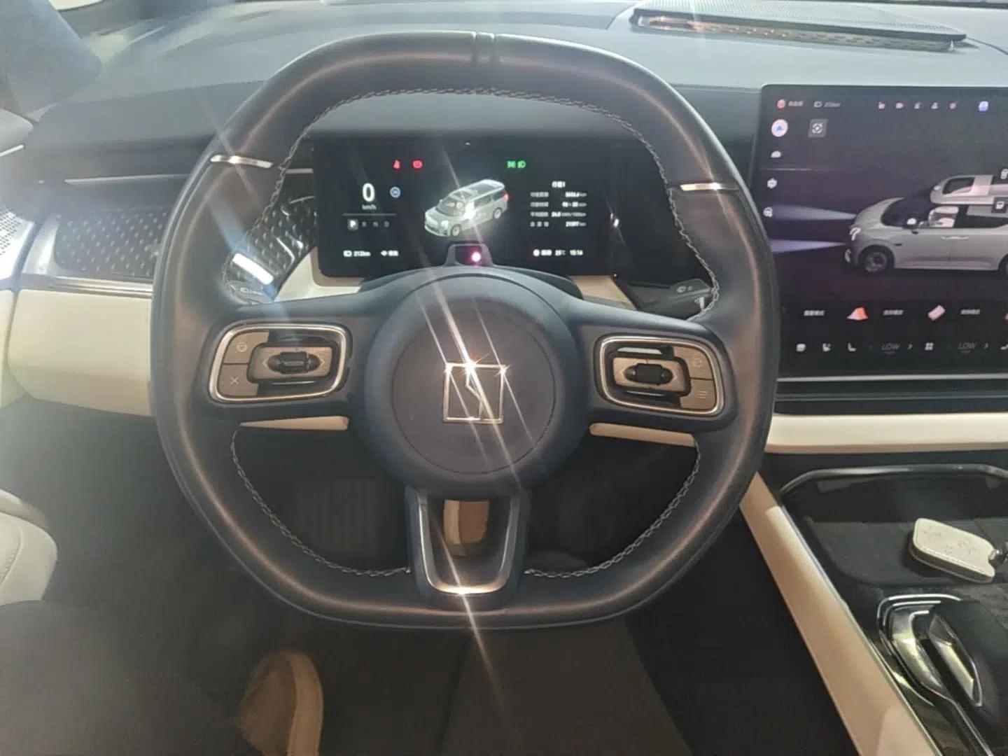 Zeekr 009 2024 Six-Seat Executive Version 4WD 108 kWh — миниатюра 14