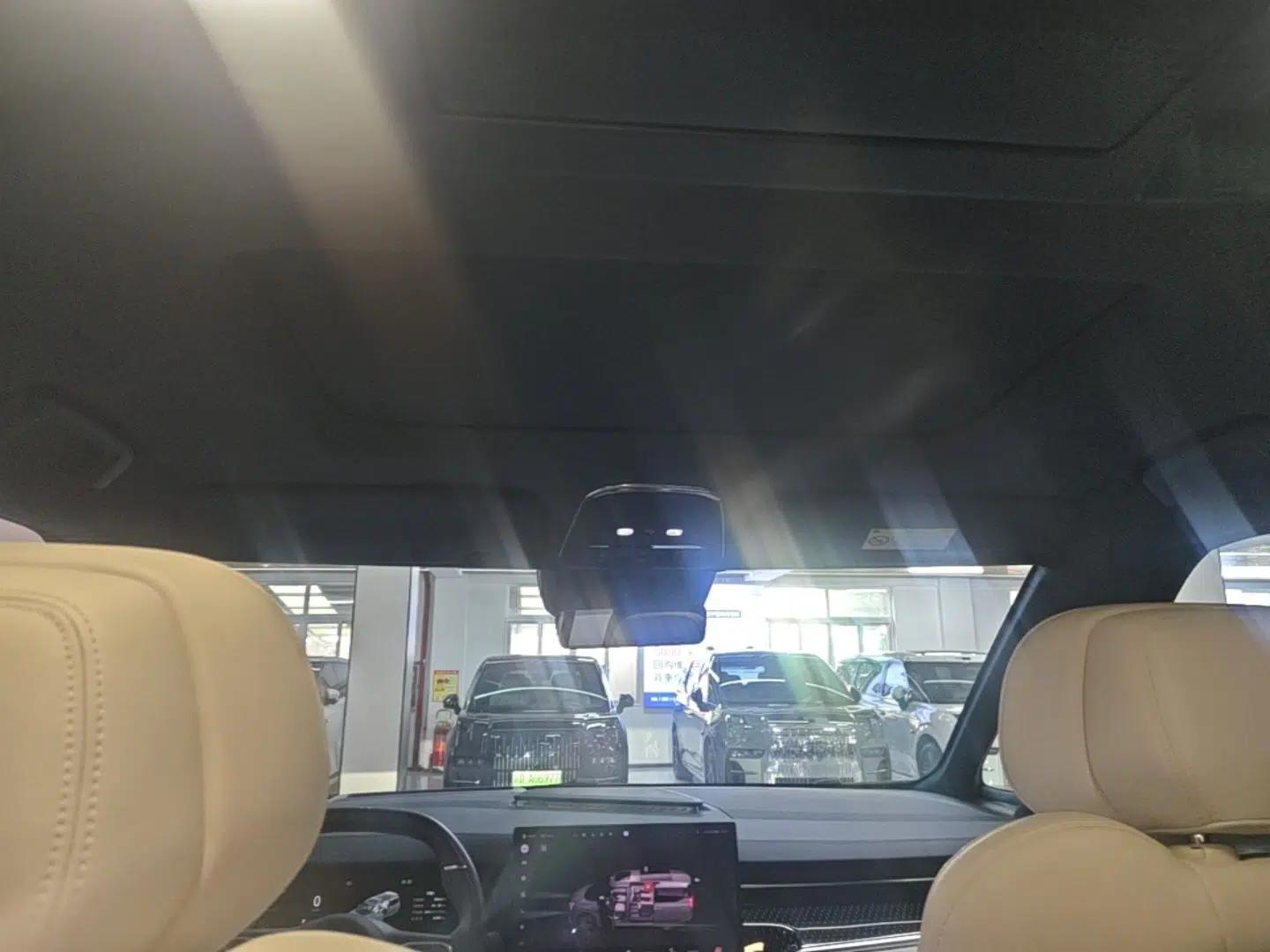 Zeekr 009 2024 Six-Seat Executive Version 4WD 108 kWh — миниатюра 21
