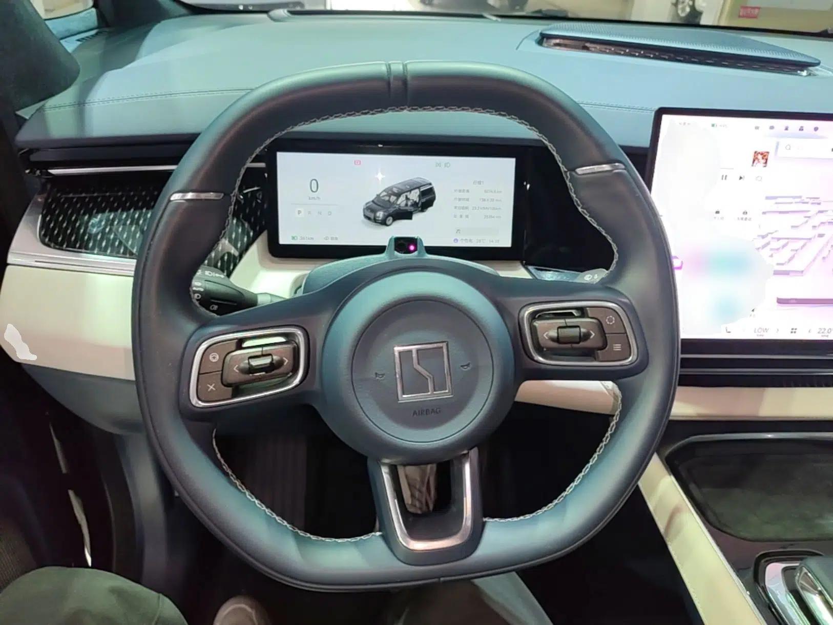 Zeekr 009 2024 Six-Seat Executive Version 4WD 108 kWh — миниатюра 14