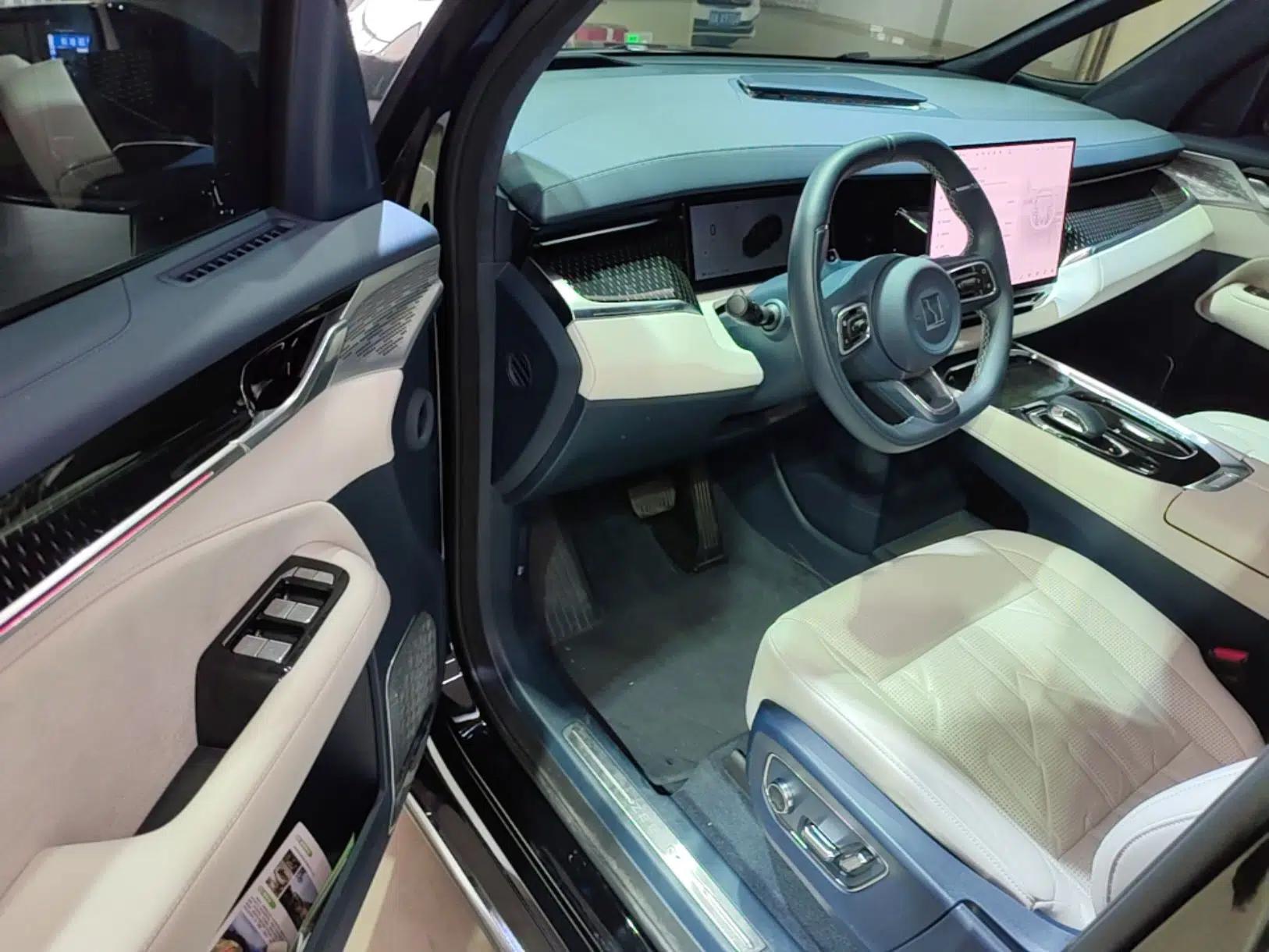 Zeekr 009 2024 Six-Seat Executive Version 4WD 108 kWh — миниатюра 19
