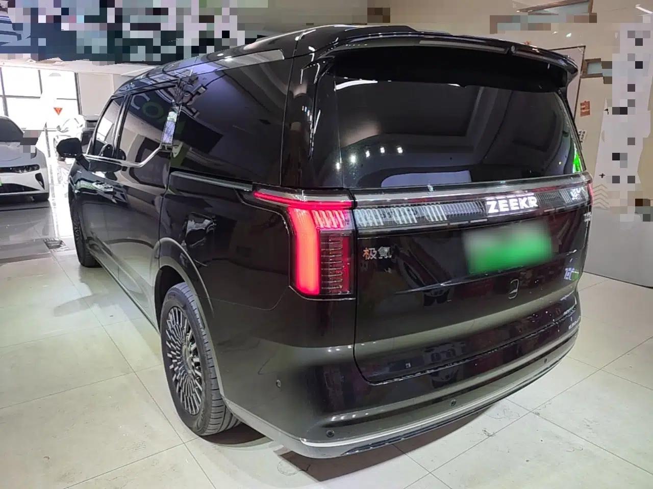 Zeekr 009 2024 Six-Seat Executive Version 4WD 108 kWh — миниатюра 4