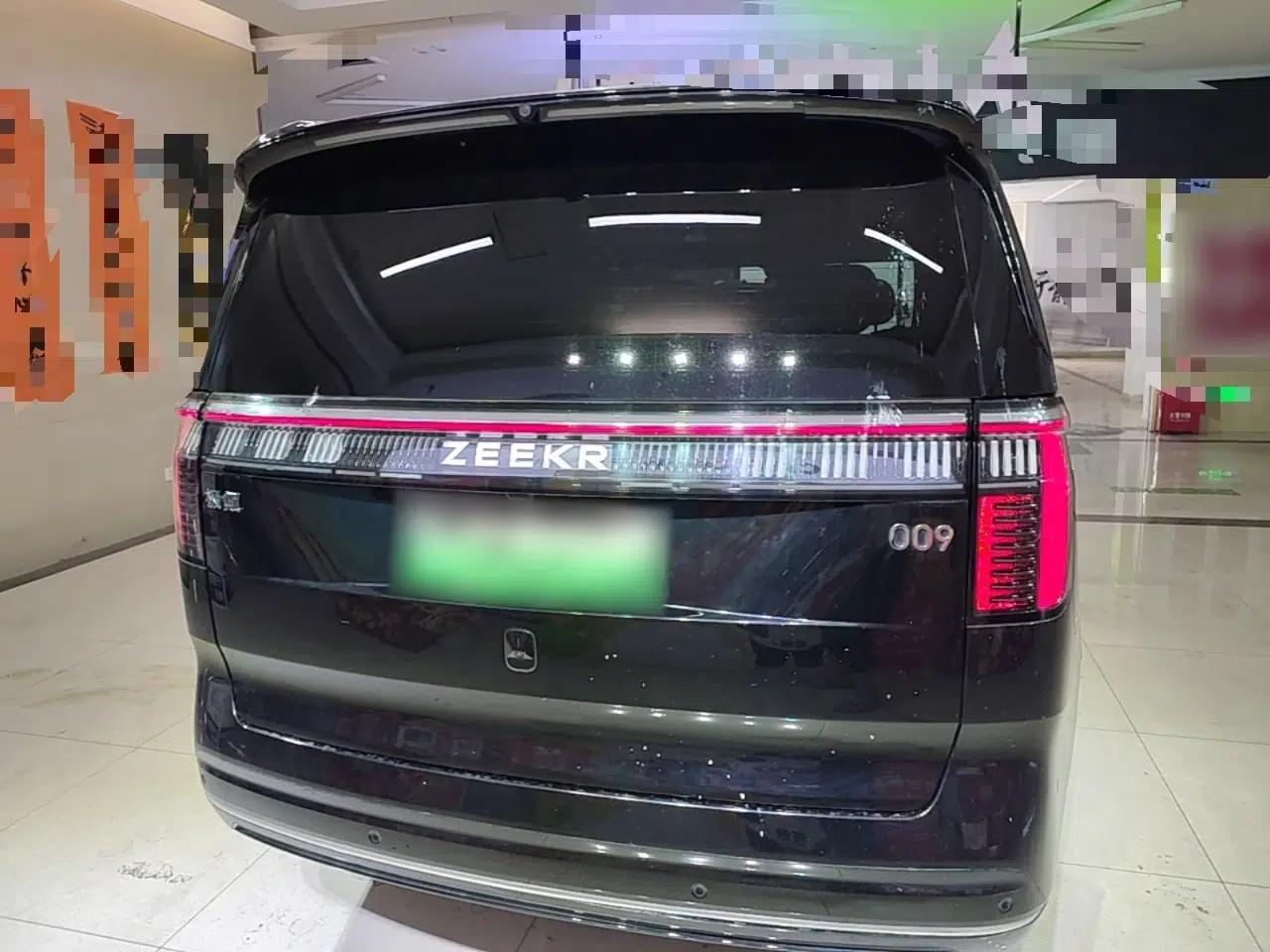 Zeekr 009 2024 Six-Seat Executive Version 4WD 108 kWh — миниатюра 5