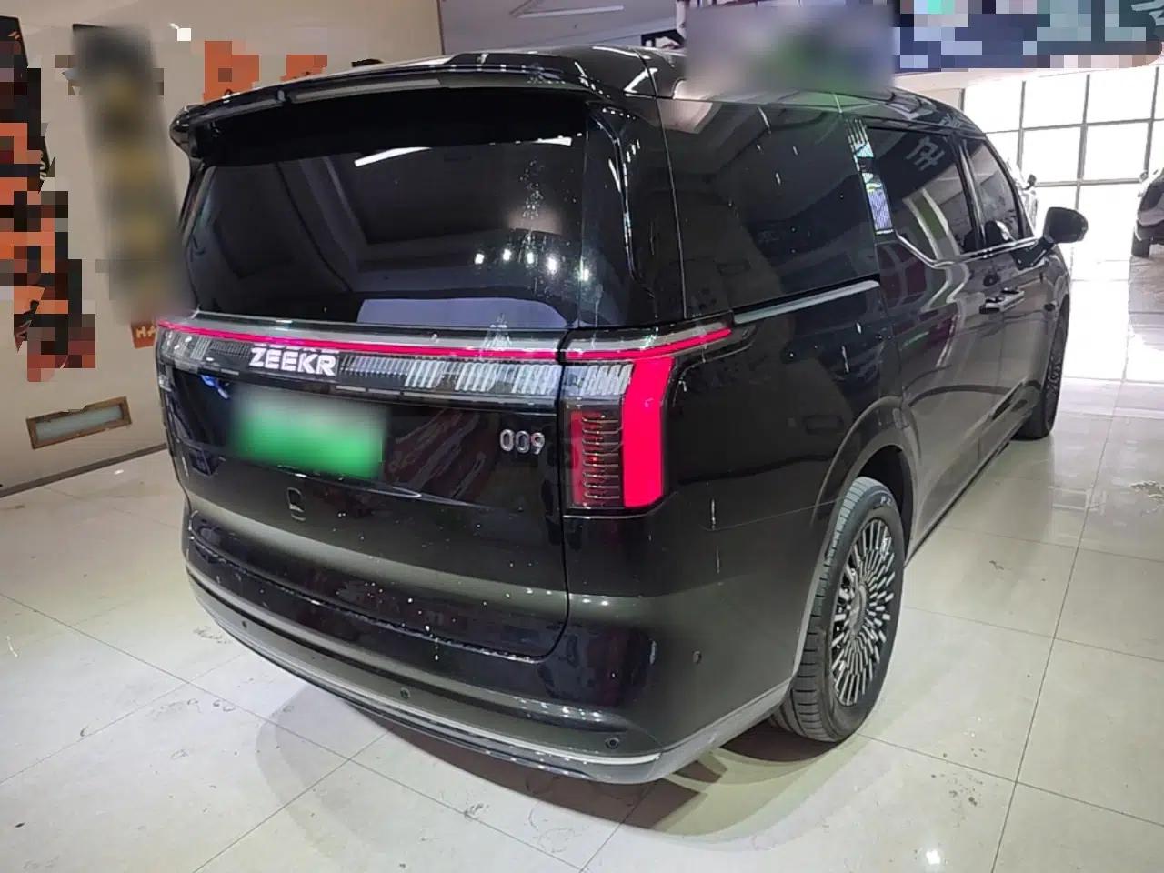 Zeekr 009 2024 Six-Seat Executive Version 4WD 108 kWh — миниатюра 6