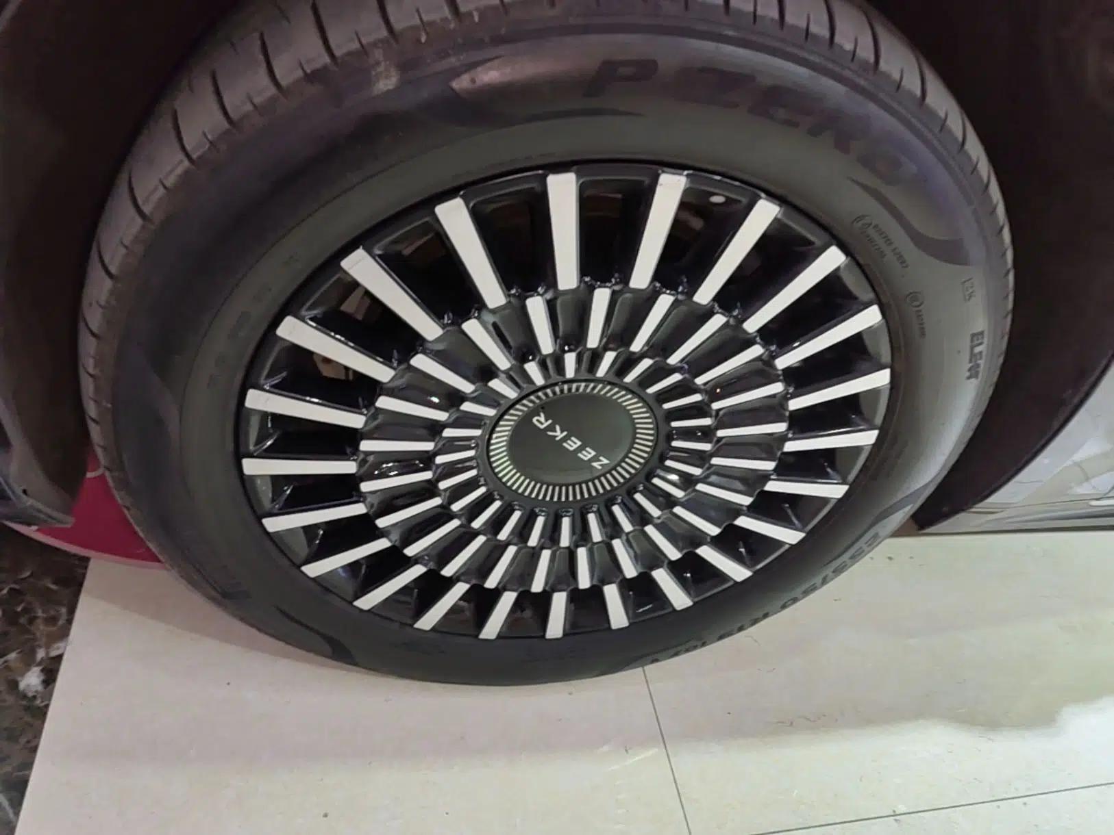 Zeekr 009 2024 Six-Seat Executive Version 4WD 108 kWh — миниатюра 8