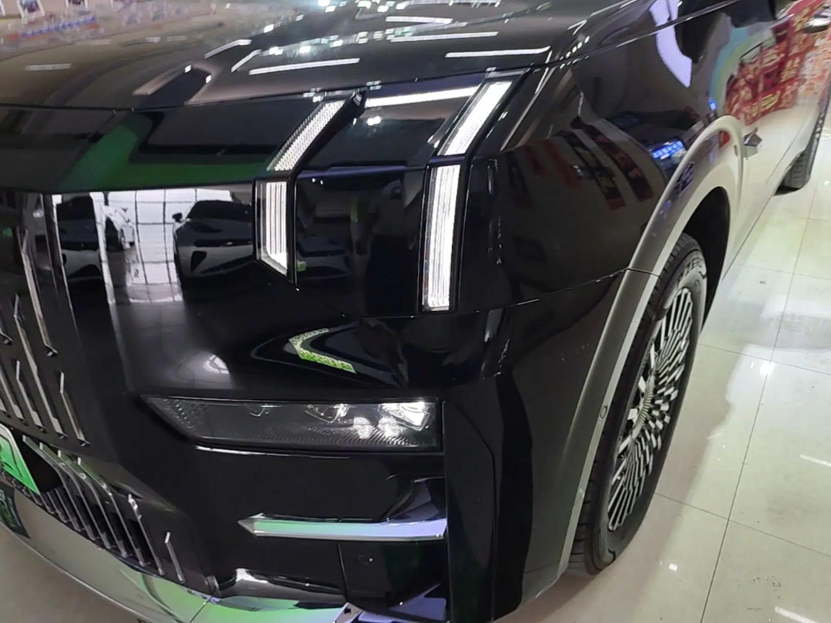 Zeekr 009 2024 Six-Seat Executive Version 4WD 108 kWh — миниатюра 9