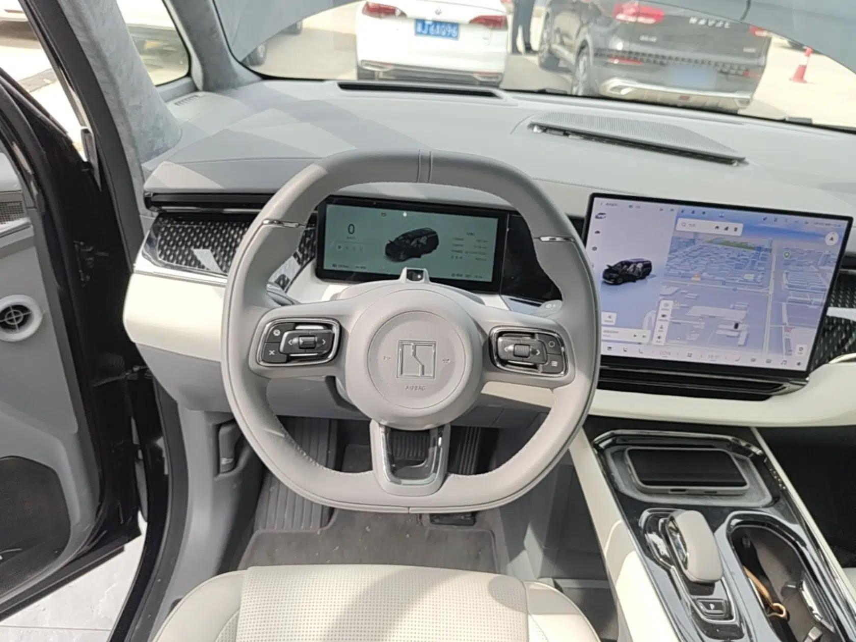 Zeekr 009 2024 7-Seater Aisle Version 108 kWh — миниатюра 13