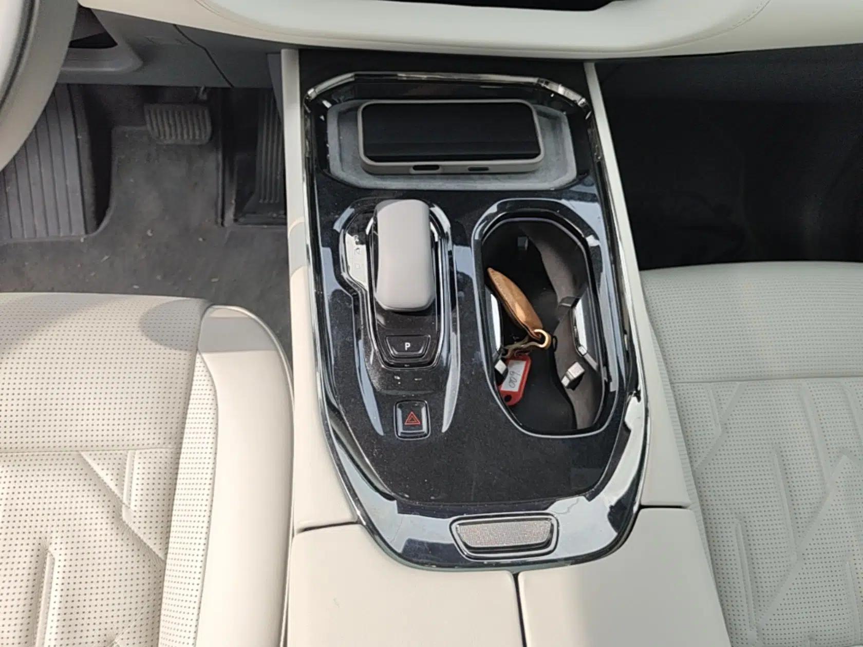 Zeekr 009 2024 7-Seater Aisle Version 108 kWh — миниатюра 16